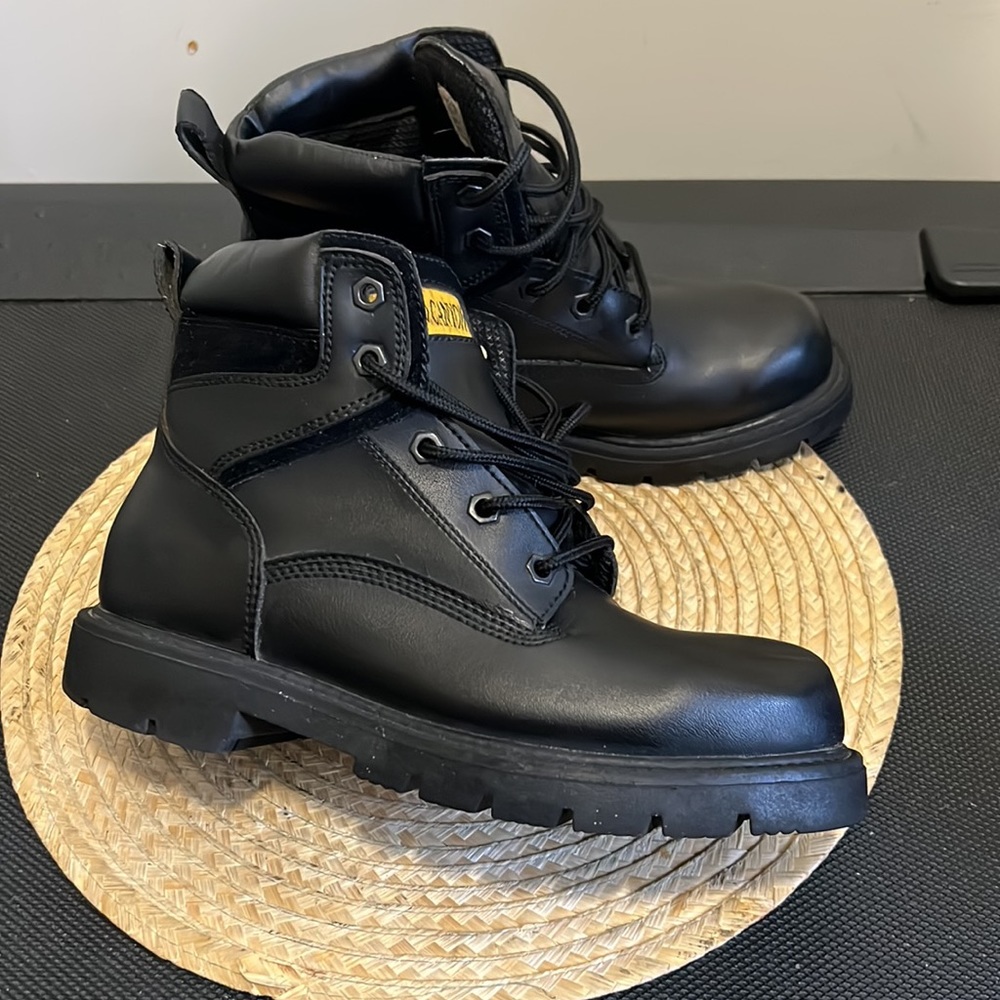 Stone & Canyon Biker platform Combat Boot Size 8.5